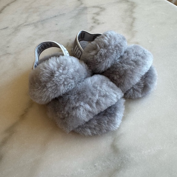 UGG Kids Soft Gray Fluffy Slides - Picture 1 of 3